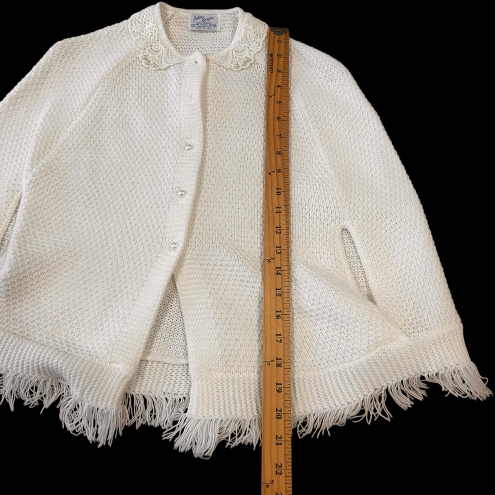 Vintage cape little girls crochet white size 5 see measurements poncho fringe - Picture 8 of 13